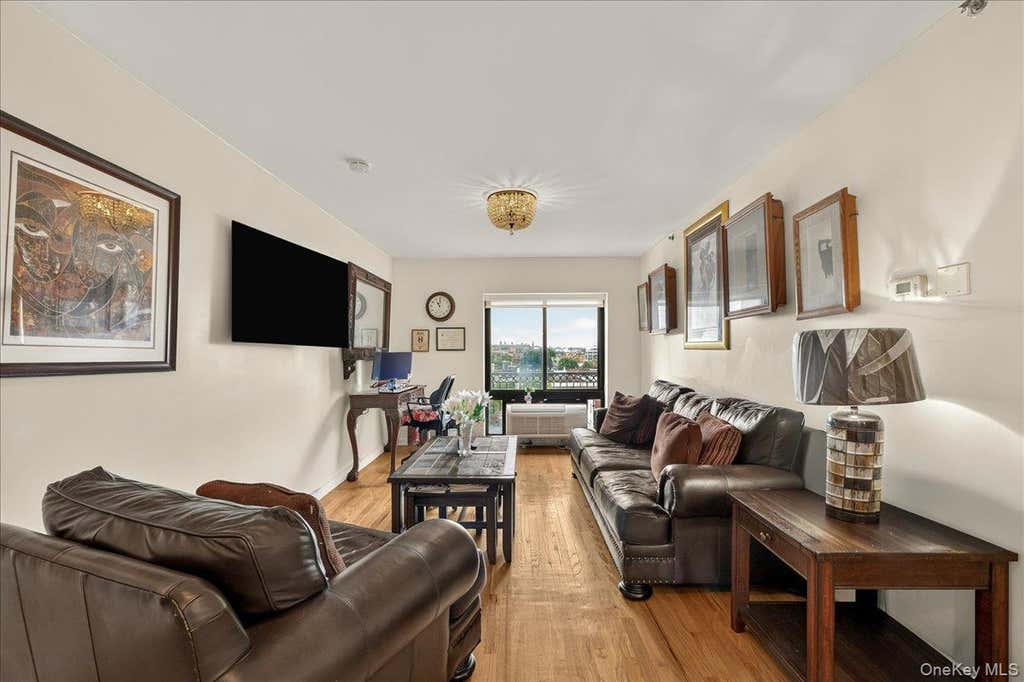 Photo of 775 Lafayette Avenue #8E, Brooklyn, NY 11221 (MLS # 1036654)