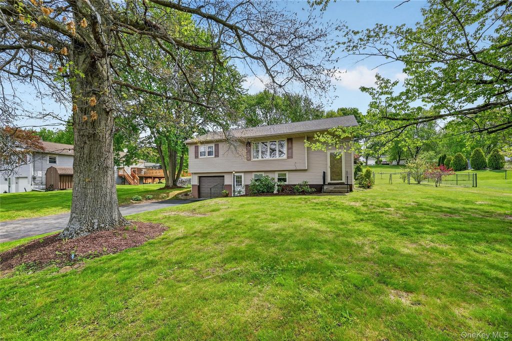 Photo of 31 Monarch Drive, Newburgh, NY 12550 (MLS # 996334)