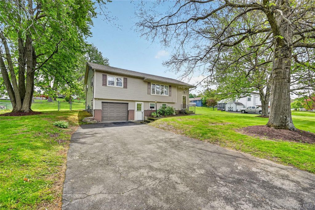 Photo of 31 Monarch Drive, Newburgh, NY 12550 (MLS # 996334)