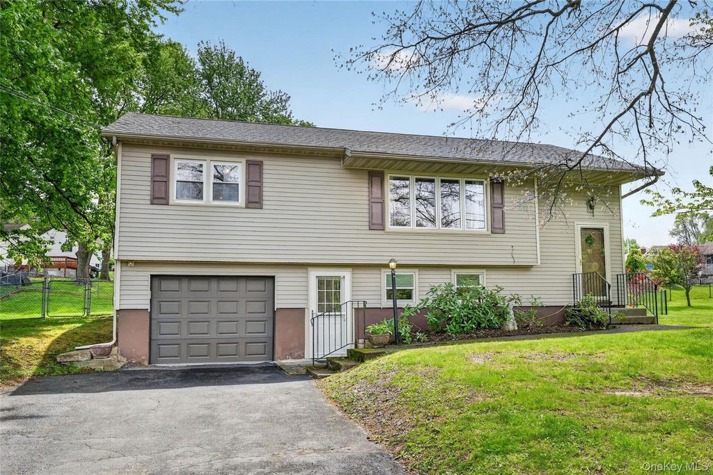 Photo of 31 Monarch Drive, Newburgh, NY 12550 (MLS # 996334)