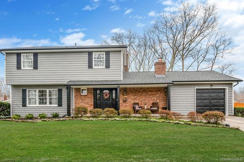 Homes For Sale - 3 Meroke Lane<br/> Rocky Point, NY 11778