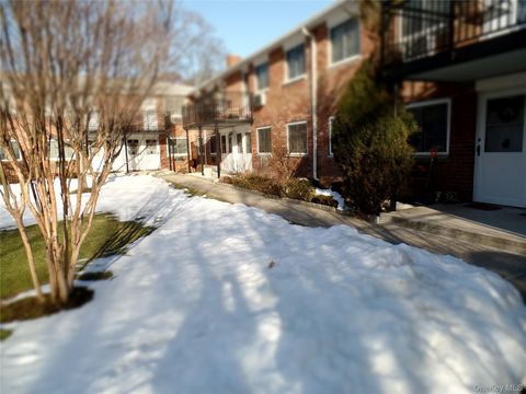 1233 Melville Rd 24 Farmingdale NY 11735