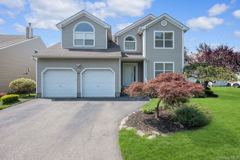 Condo For Sale - 24 Spinnaker Lane #24<br/> East Patchogue, NY 11772