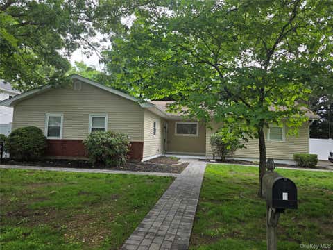Photo of 7 Roosevelt Avenue, Greenlawn, NY 11740 (MLS # 1009751)
