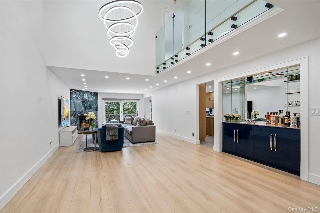 Photo of 16 Pony Circle, Roslyn Heights, NY 11577 (MLS # 961061)