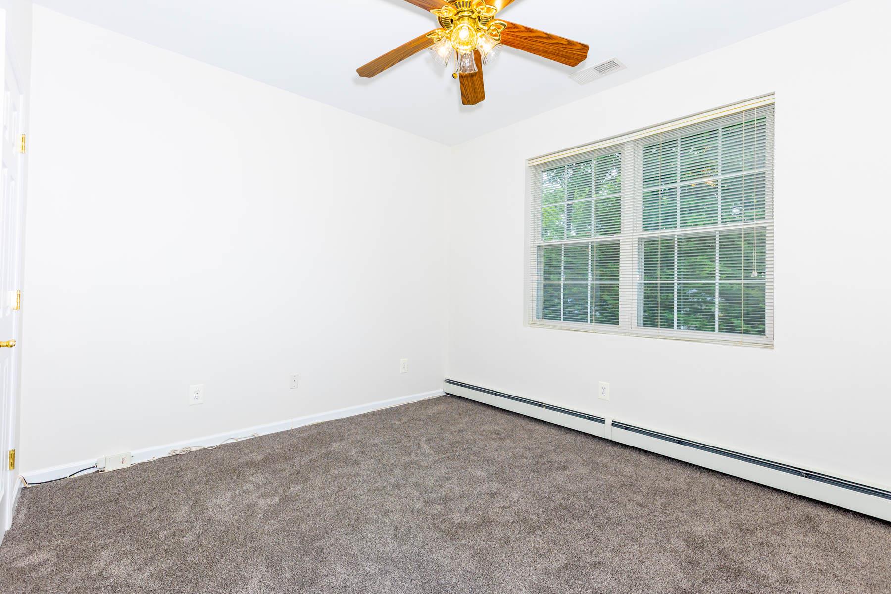 26 Sarah Court, Amityville, New York image 8