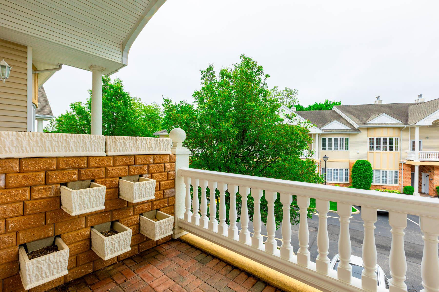 26 Sarah Court, Amityville, New York image 11