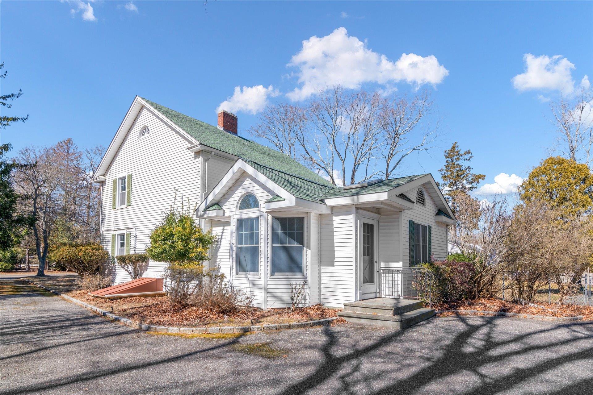 12 Summit Boulevard, Westhampton, New York image 3