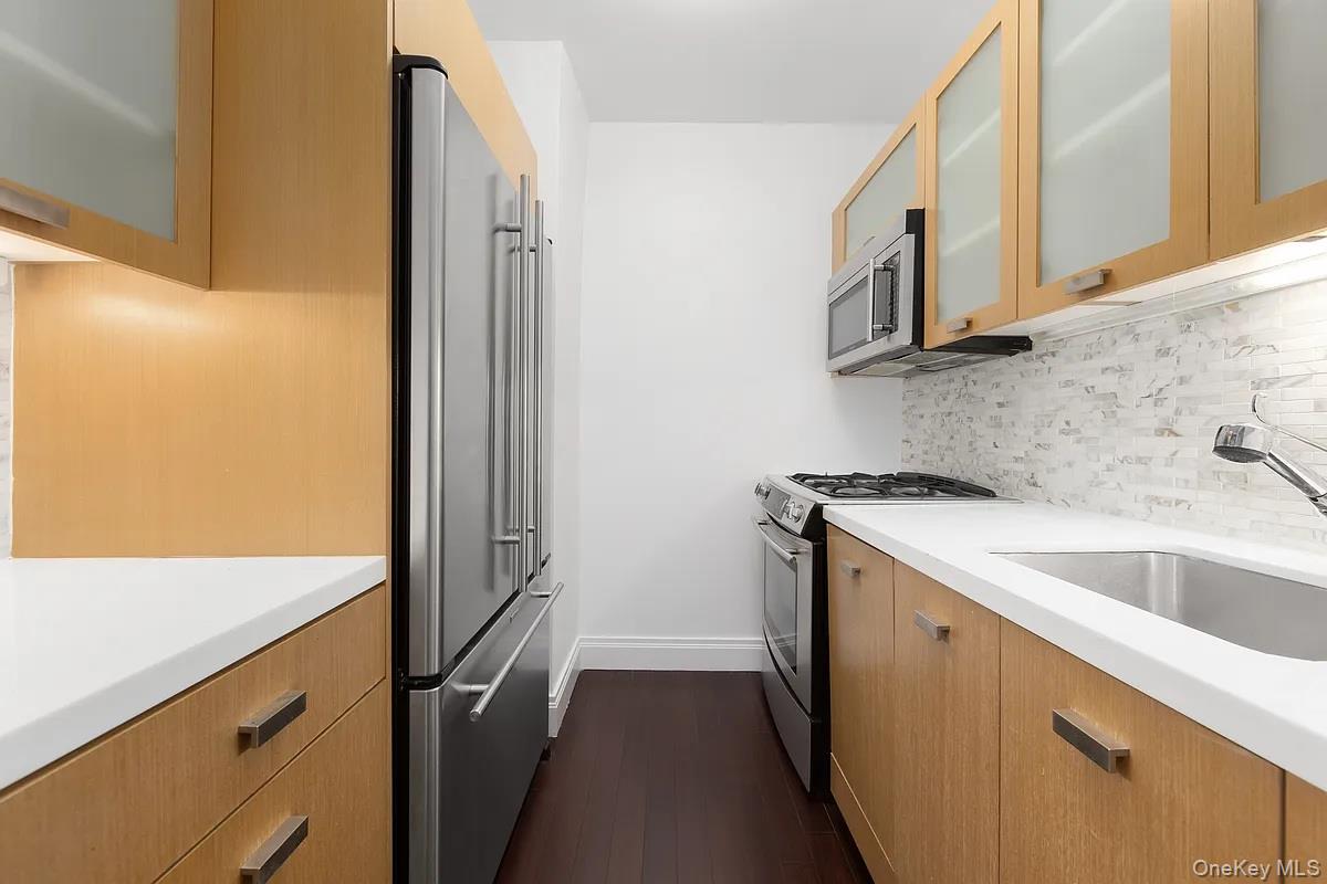 212 East 47th st 30D