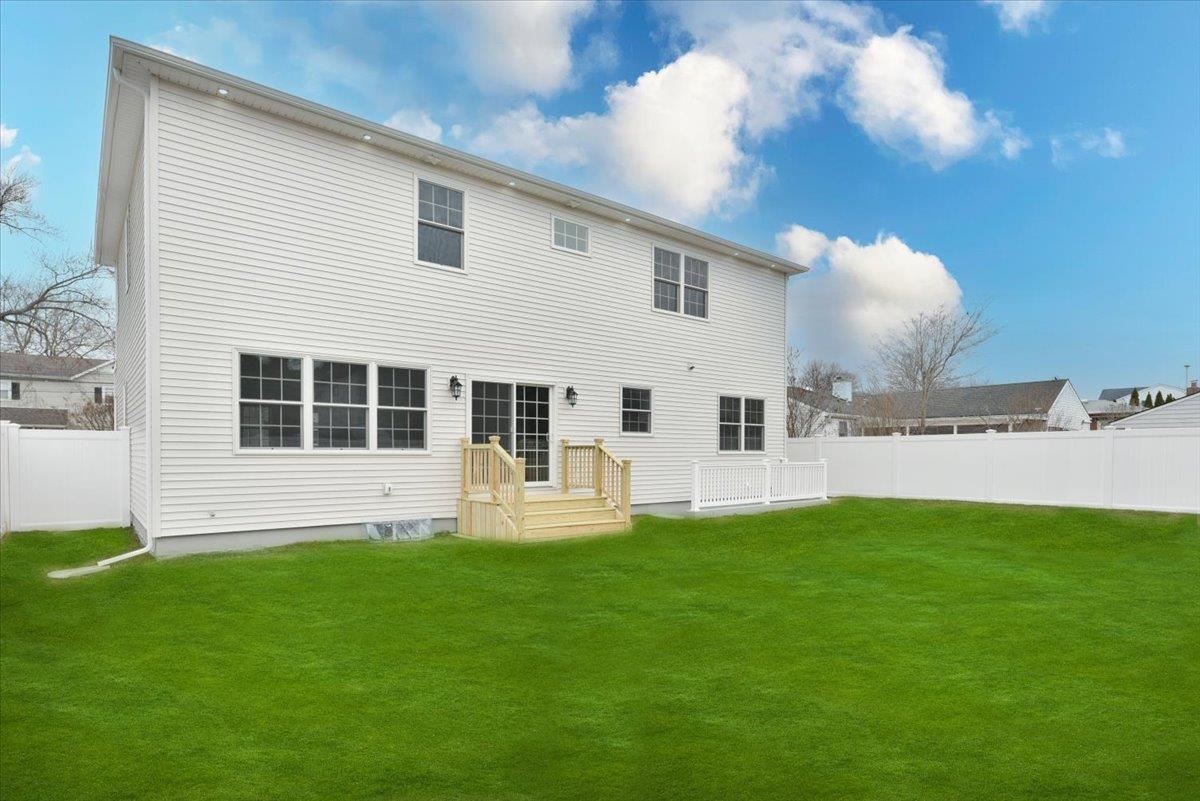 340 Starke Avenue, East Meadow, New York image 43