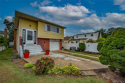 Photo of 15 Major Road, Massapequa, NY 11758 (MLS # 924146)