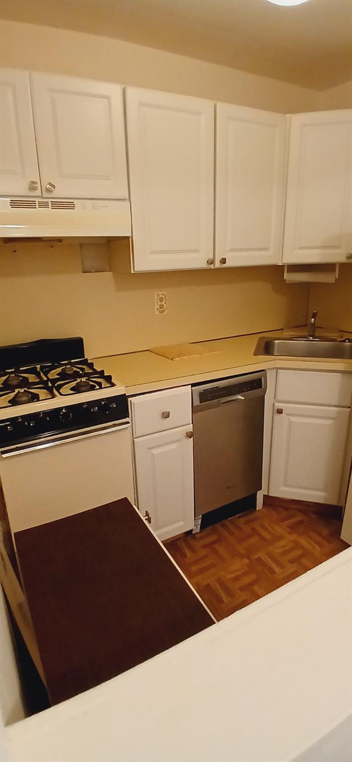 50-15 39 Street #1G, Sunnyside, New York image 1