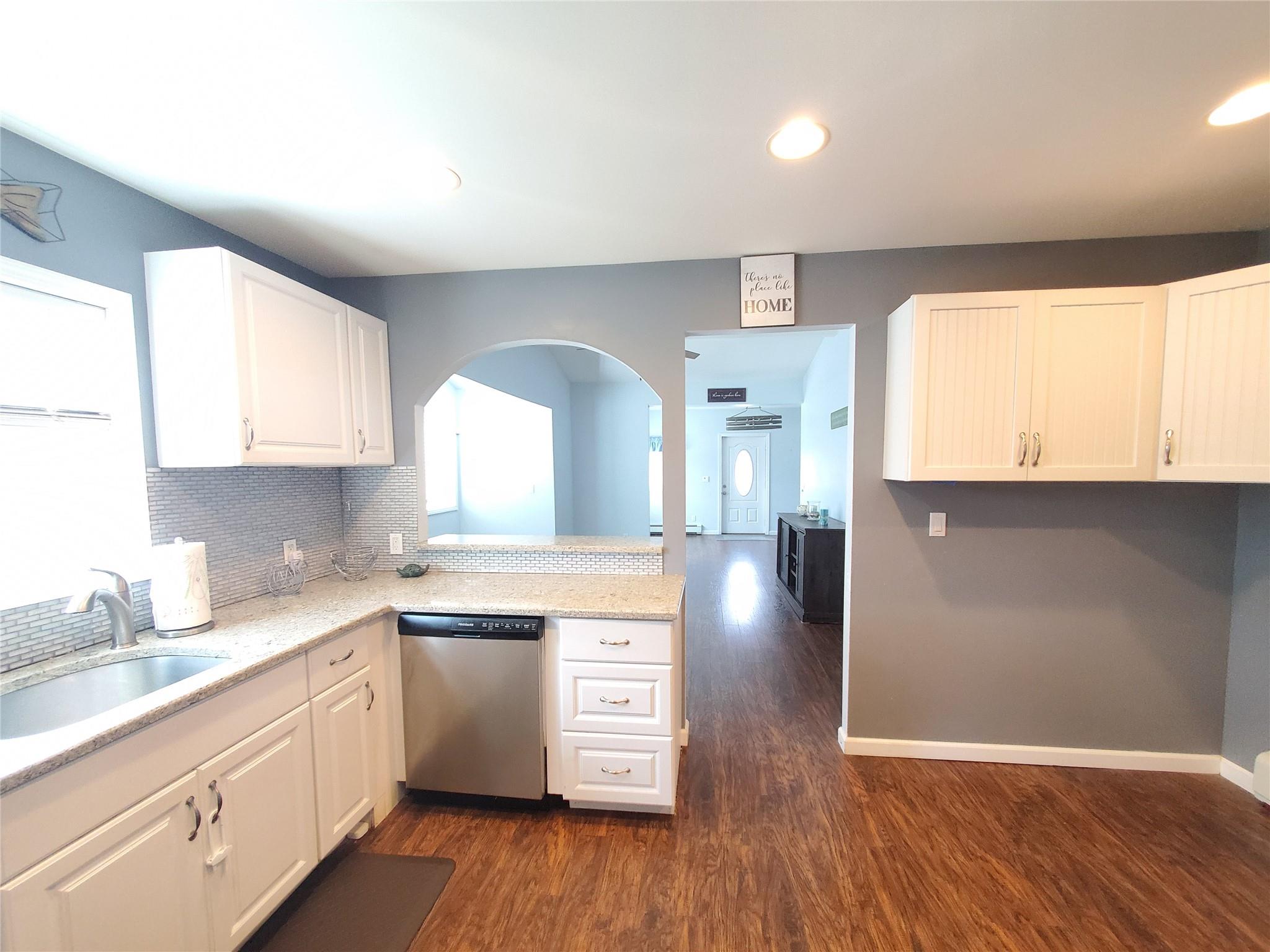 95 Lake Promenade, Ronkonkoma, New York image 7