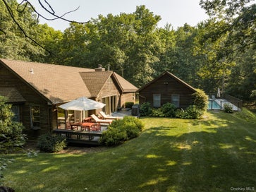 21 Pine Knoll Lane Clinton Corners NY 12514