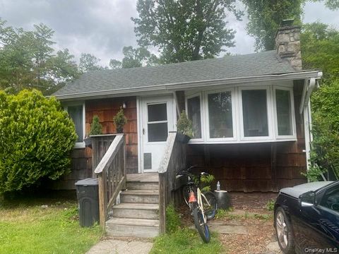 Homes For Sale - 44 Johnson Street<br/> Lake Peekskill, NY 10537