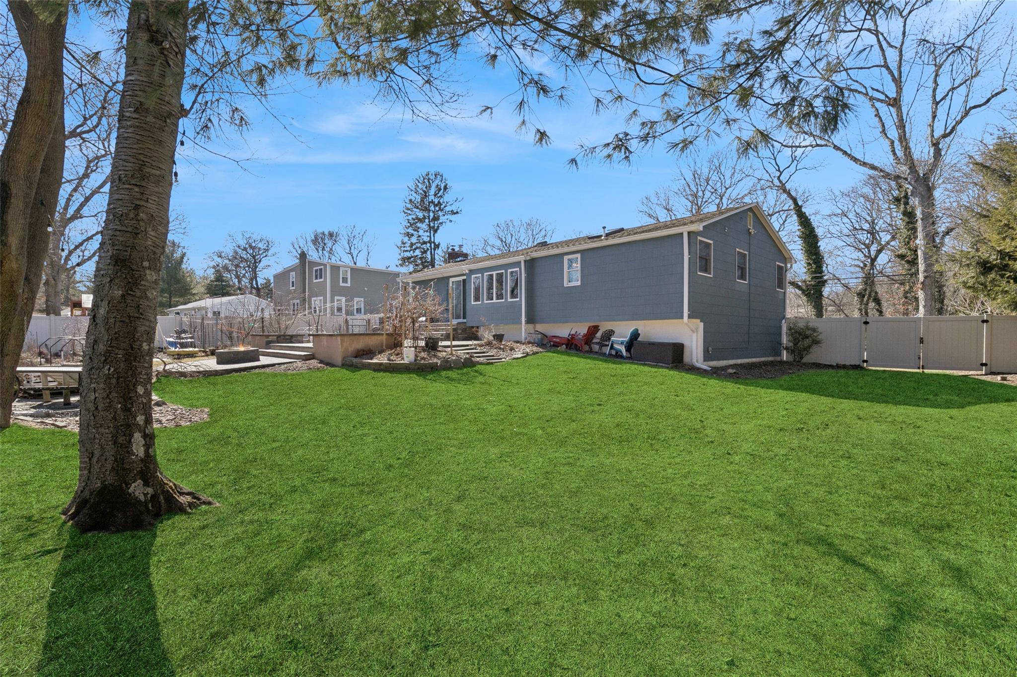 649 Blydenburgh Road, Hauppauge, New York image 32