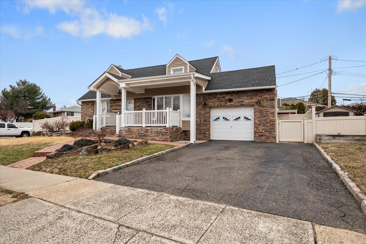 22 Jerome Avenue, Oyster Bay, New York image 2
