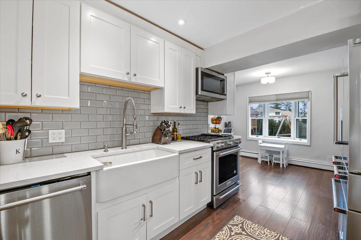 22 Jerome Avenue, Oyster Bay, New York image 13