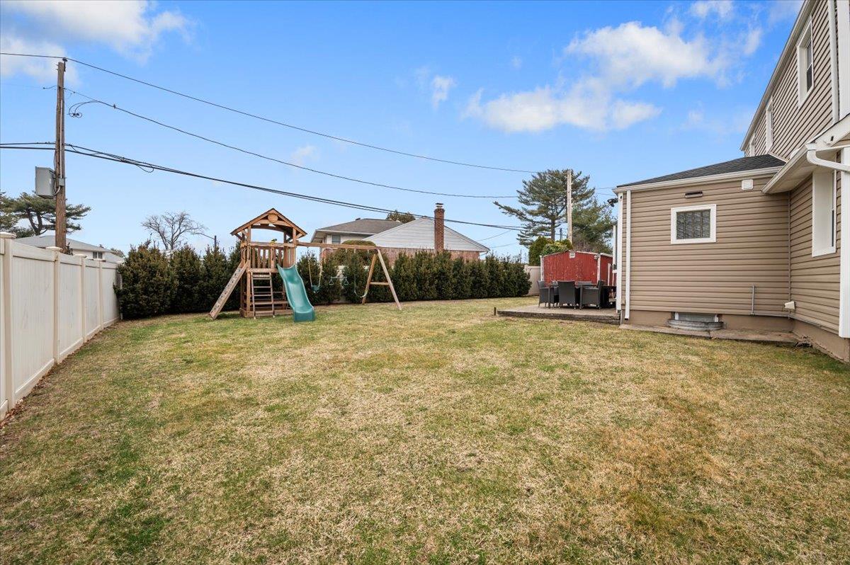 22 Jerome Avenue, Oyster Bay, New York image 30