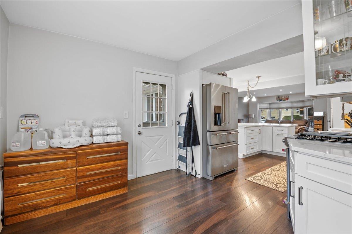 22 Jerome Avenue, Oyster Bay, New York image 16