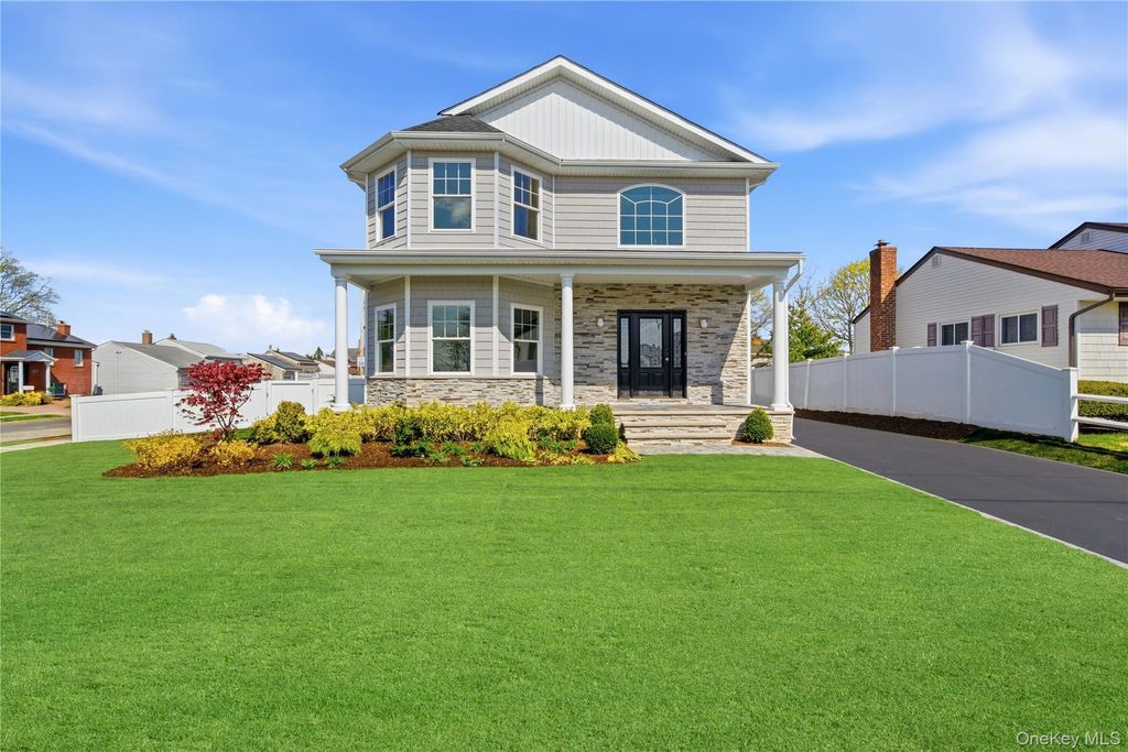 Photo of 39 Jomarr Court, Massapequa, NY 11758 (MLS # 893113)