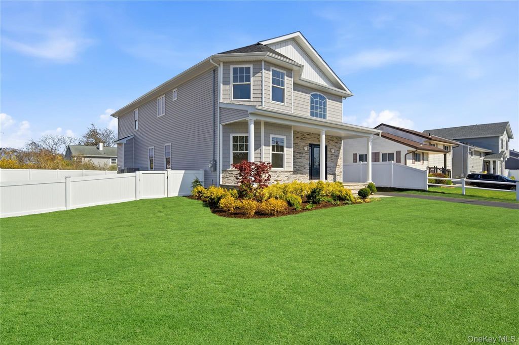 Photo of 39 Jomarr Court, Massapequa, NY 11758 (MLS # 893113)