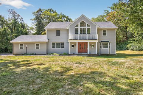 19 Woodvale Drive Laurel Hollow NY 11791