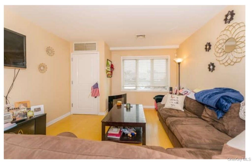 1490 Outlook Avenue 1A