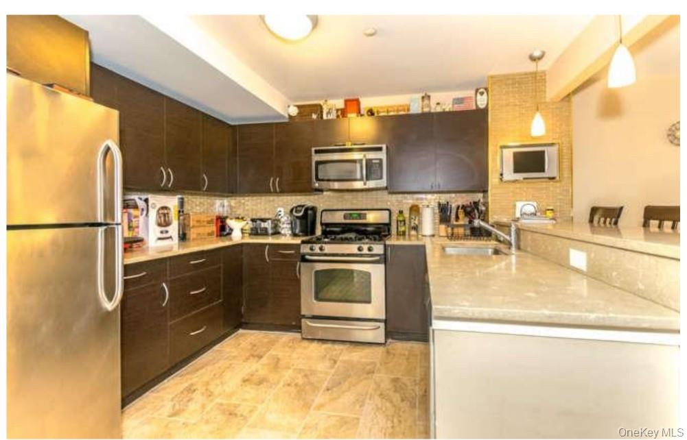 1490 Outlook Avenue 1A