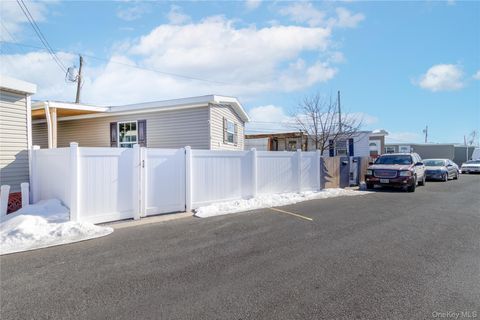 Mobile Home For Sale - 150 #4 Main Street<br/> Islip, NY 11751