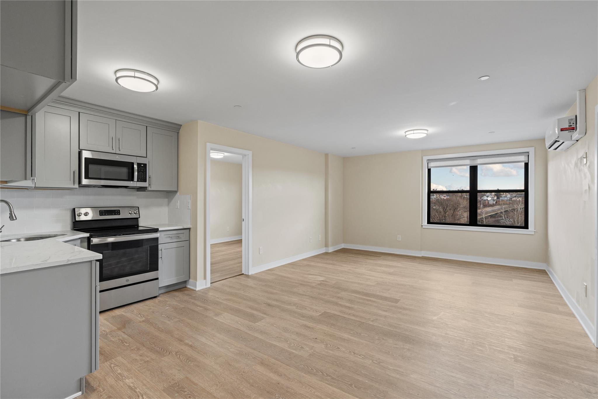 Rental Property at Wakefield Avenue 402, Yonkers, New York - Bedrooms: 2 
Bathrooms: 1 
Rooms: 5  - $2,995 MO.