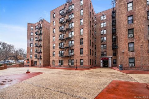 Homes For Sale - 83-75 Woodhaven Boulevard Blvd #6U<br/> Woodhaven, NY 11421