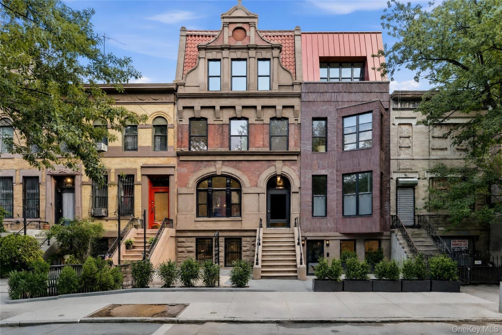 Photo of 427 E 140th Street #8, Bronx, NY 10451 (MLS # 1048732)