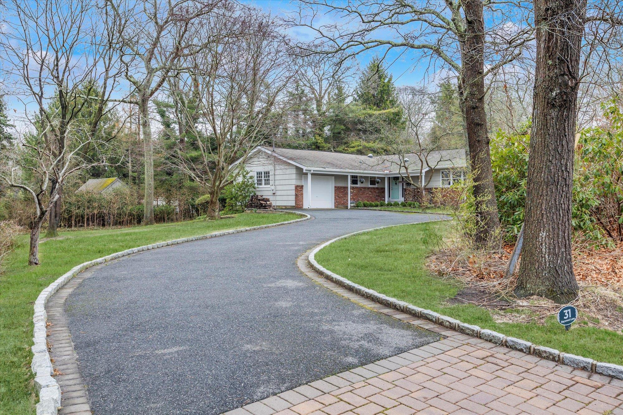 31 Baywood Lane, Bayport, New York image 2