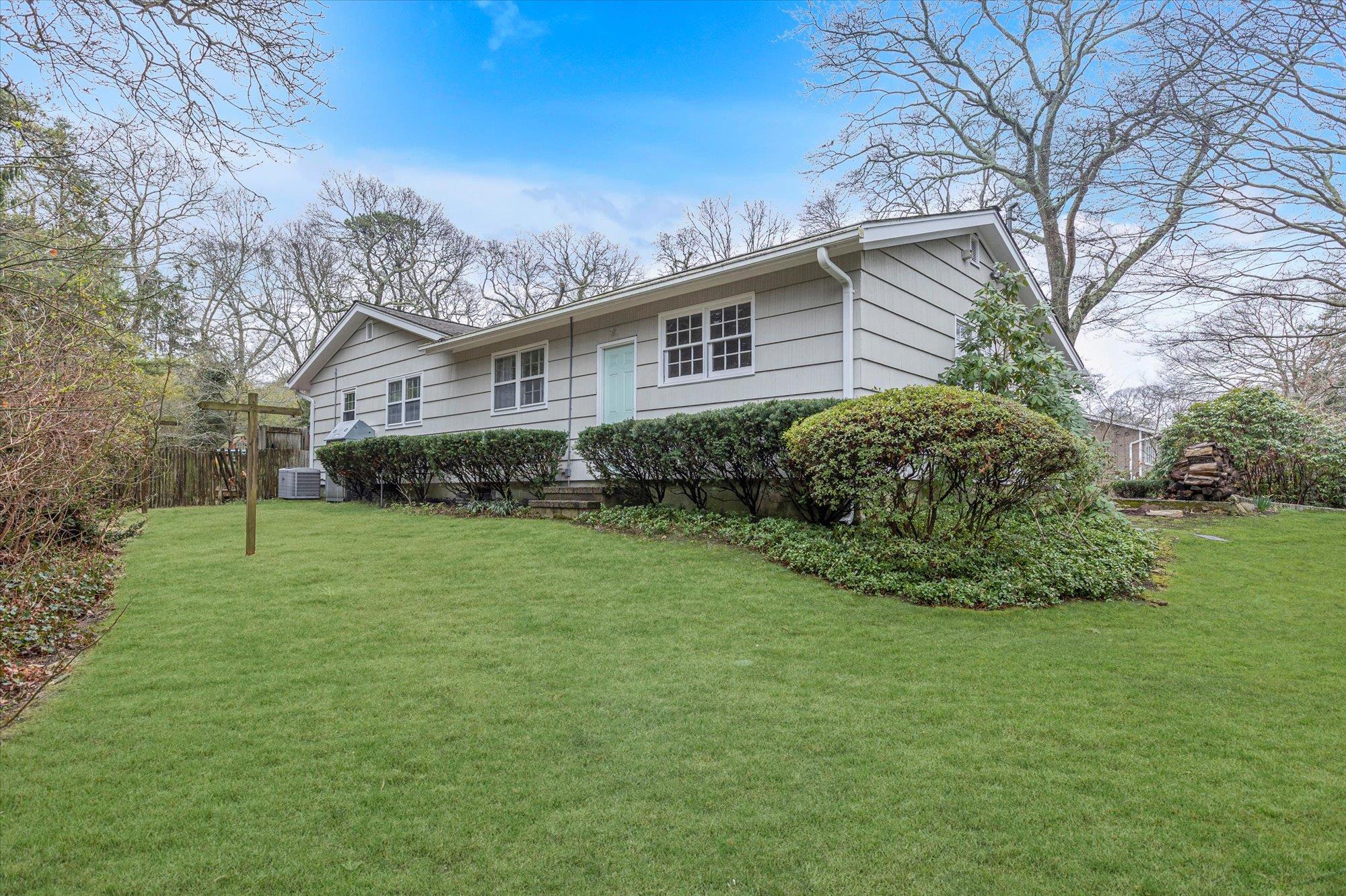 31 Baywood Lane, Bayport, New York image 3