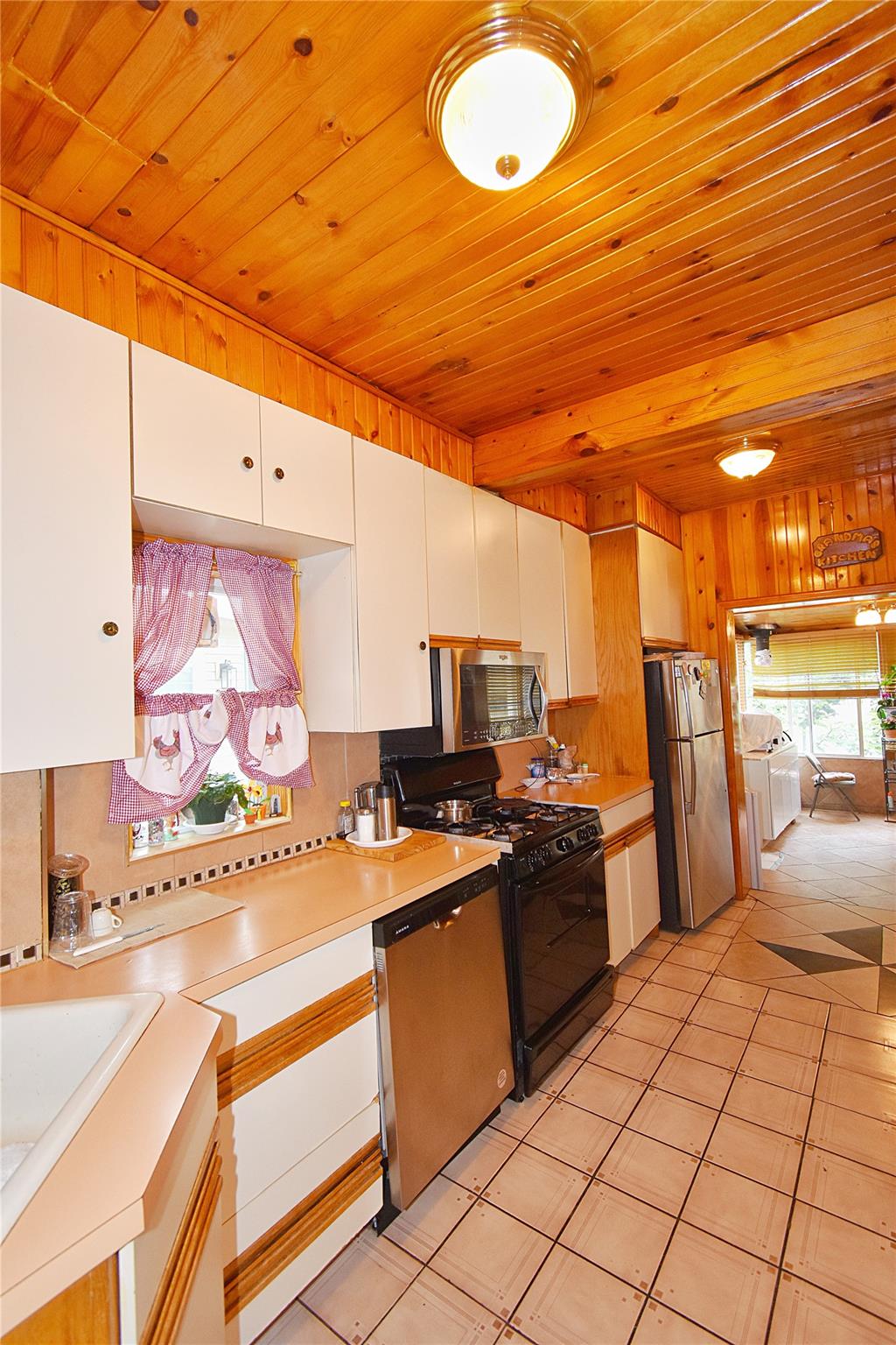 517 Westchester Avenue