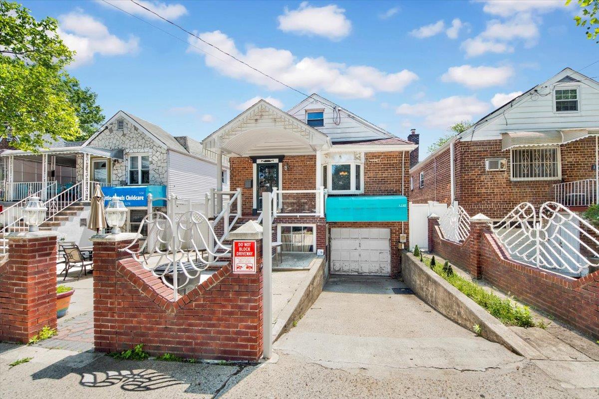 Property for Sale at Arnow Avenue, Bronx, New York - Bedrooms: 3 
Bathrooms: 2 
Rooms: 6  - $840,000