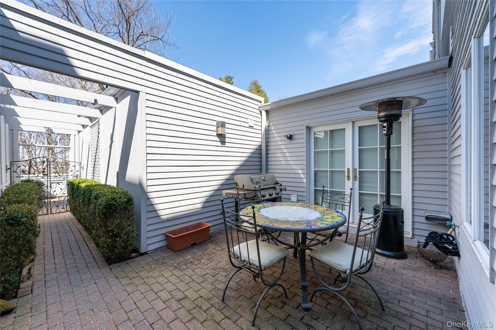 Photo of 29 Beechwood Way, Briarcliff Manor, NY 10510 (MLS # 981714)