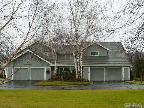 132 CAPTAINS CT, MORICHES, NY 11955 - Image f80af36dfd1fef522cf76af74b5b7d8f/255158968