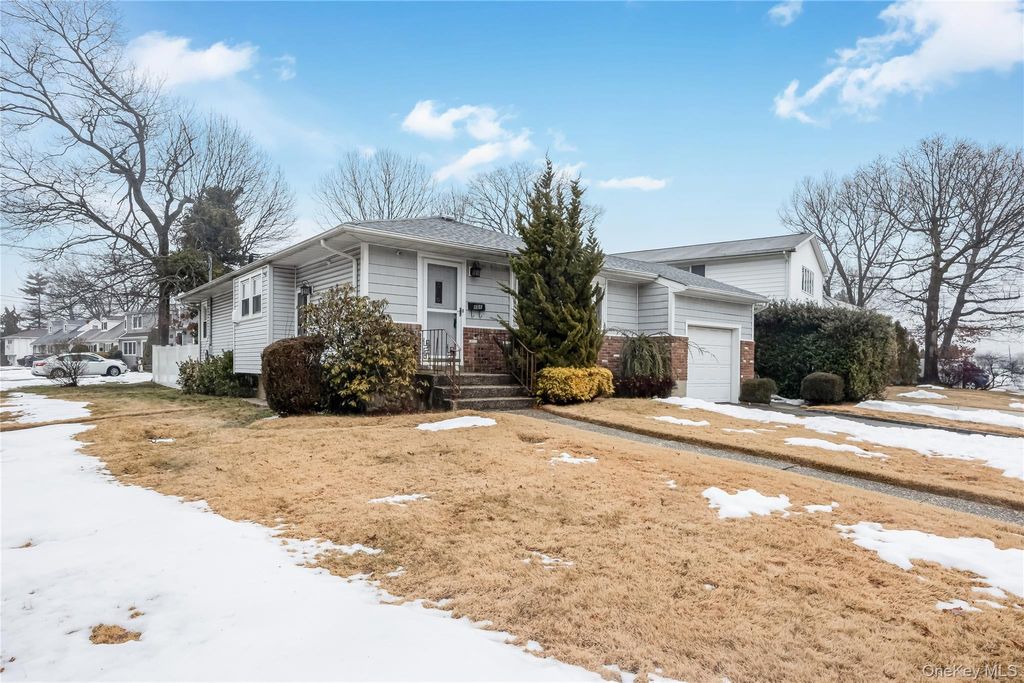 Photo of 101 Franklin Street, Massapequa Park, NY 11762 (MLS # 964499)