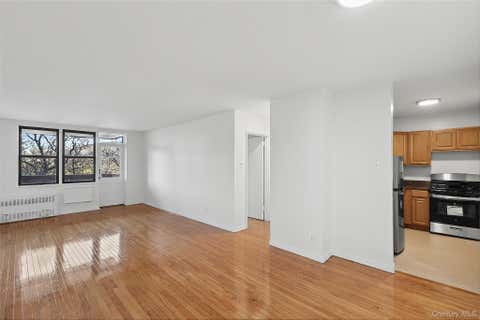Apartment For Rent - 201 Ravine Avenue #4H<br/> Westchester County, Yonkers, NY 10701