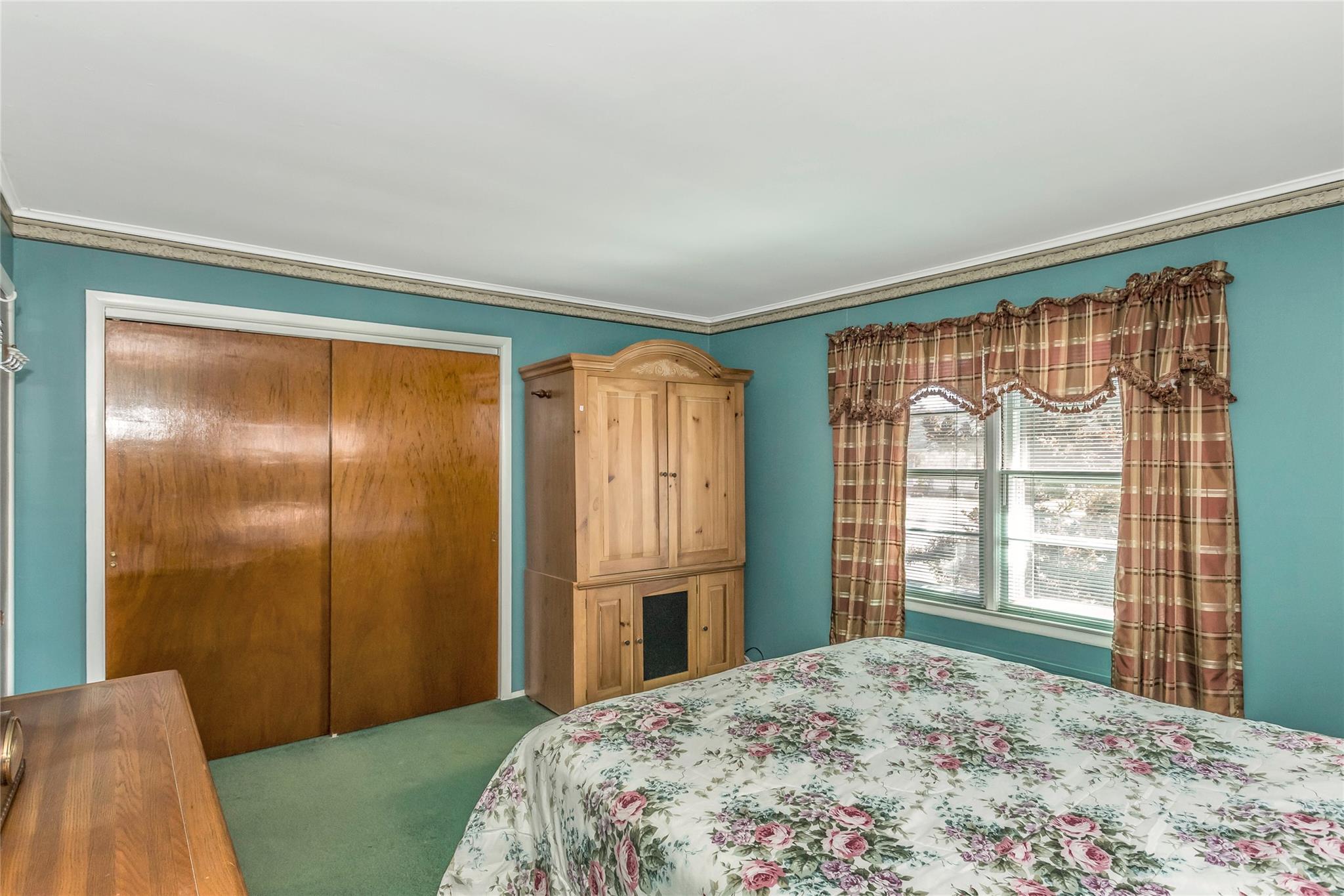 17 Abrew Street, Bay Shore, New York image 16