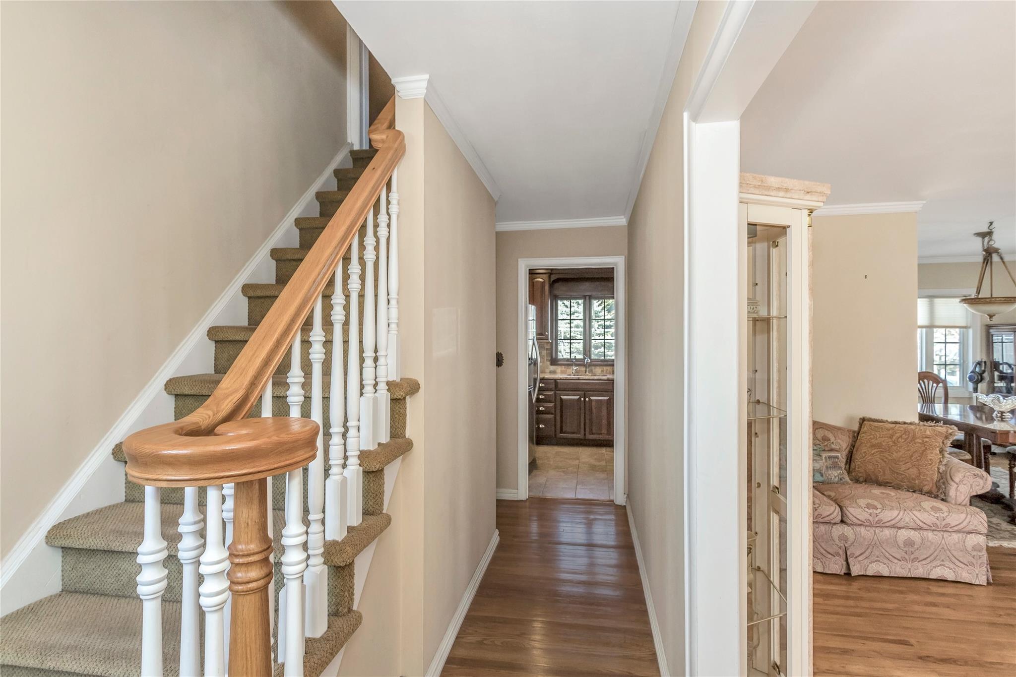 17 Abrew Street, Bay Shore, New York image 4