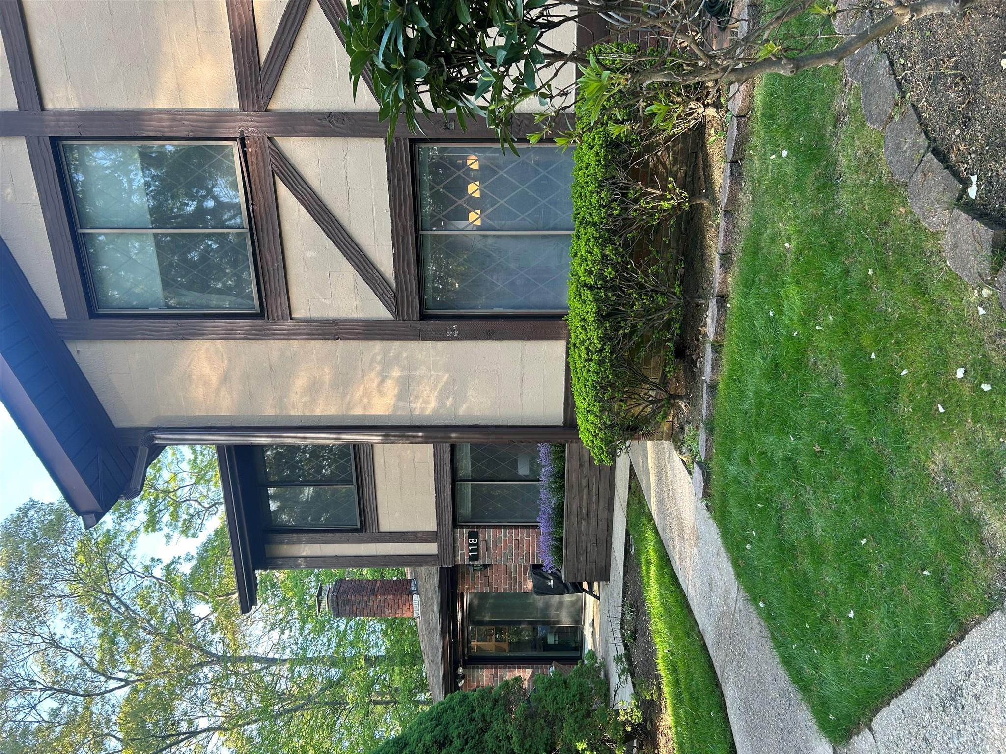 118 Skyline Drive, Coram, New York image 41