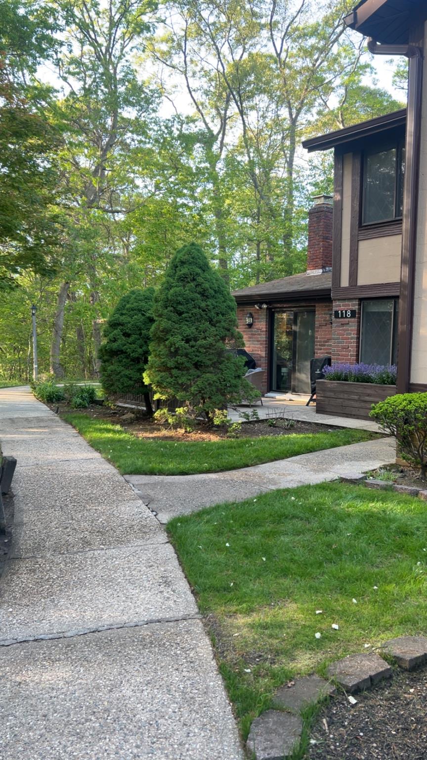 118 Skyline Drive, Coram, New York image 37