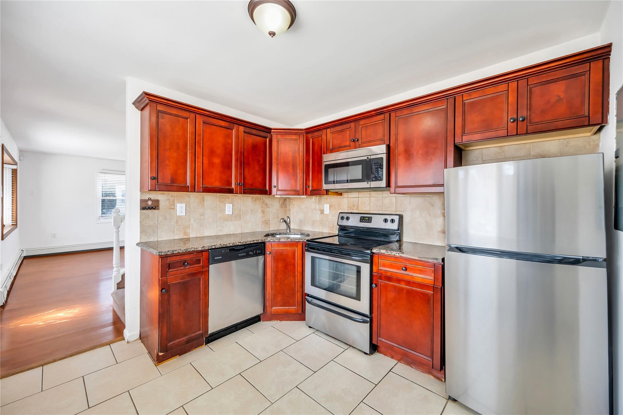 9 Snapdragon Lane, Levittown, New York image 8