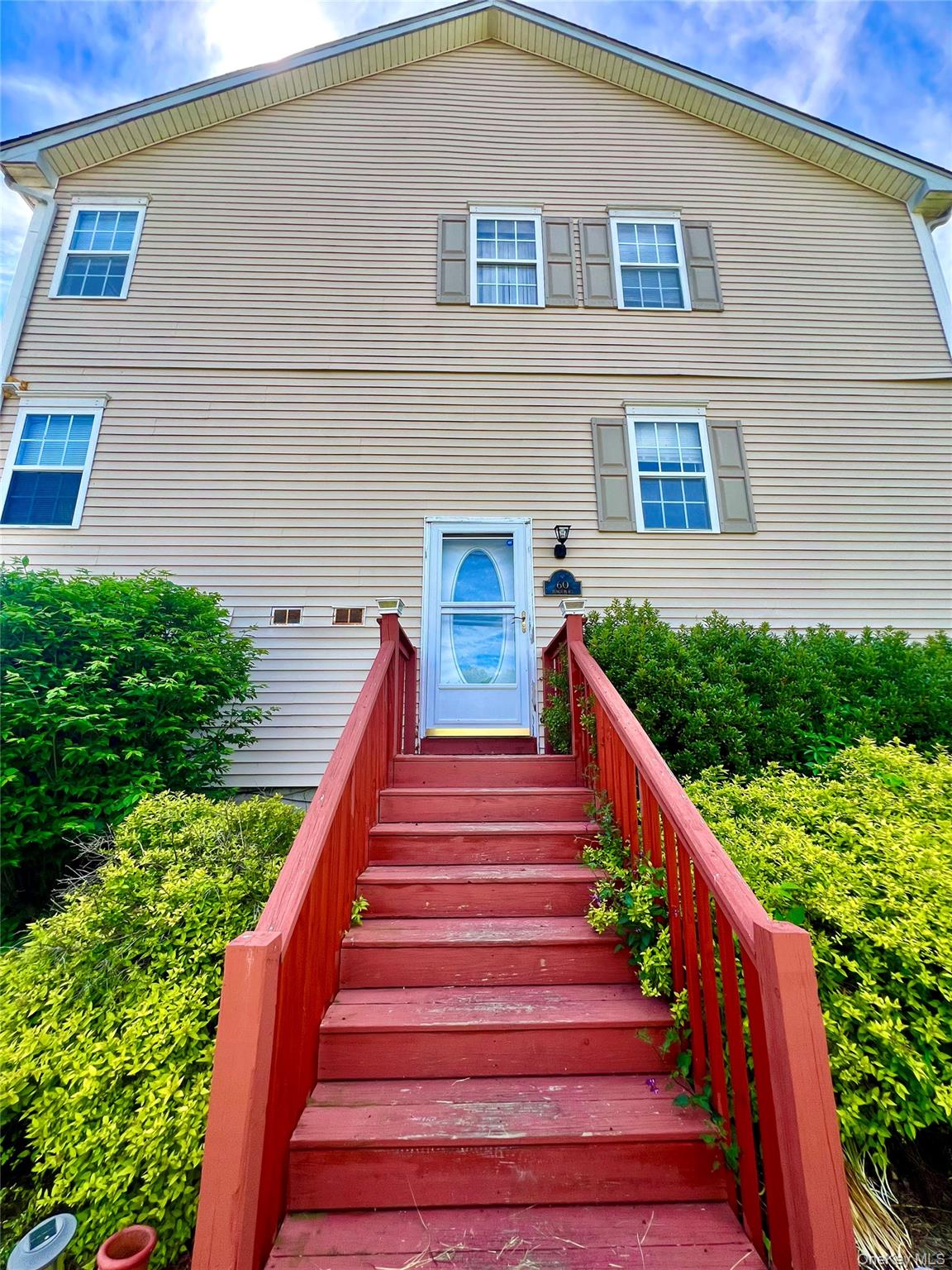 60 Peach Place