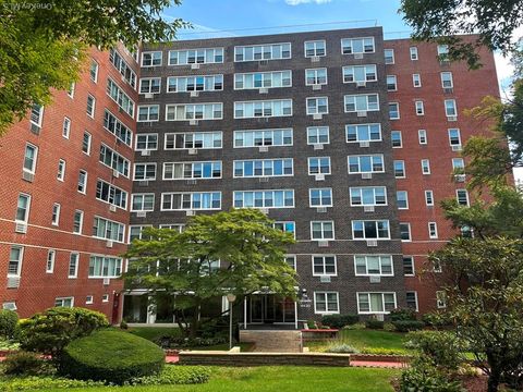 164-20 Highland Avenue 9T Jamaica Hills NY 11432