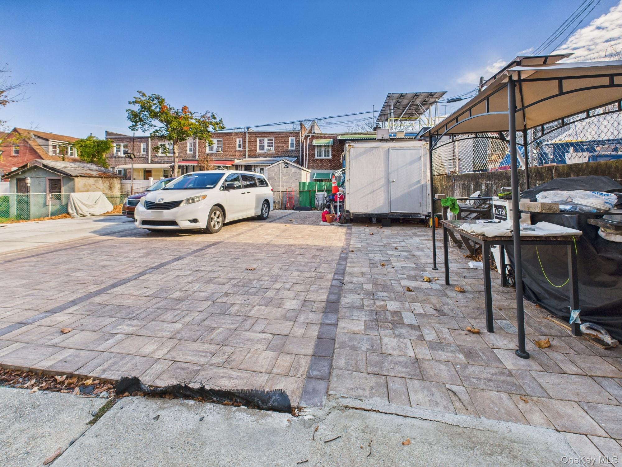 3234 Paulding Avenue