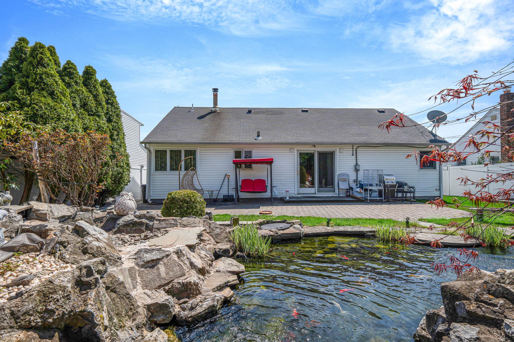 3639 Farmranch Road, Bethpage, New York image 11